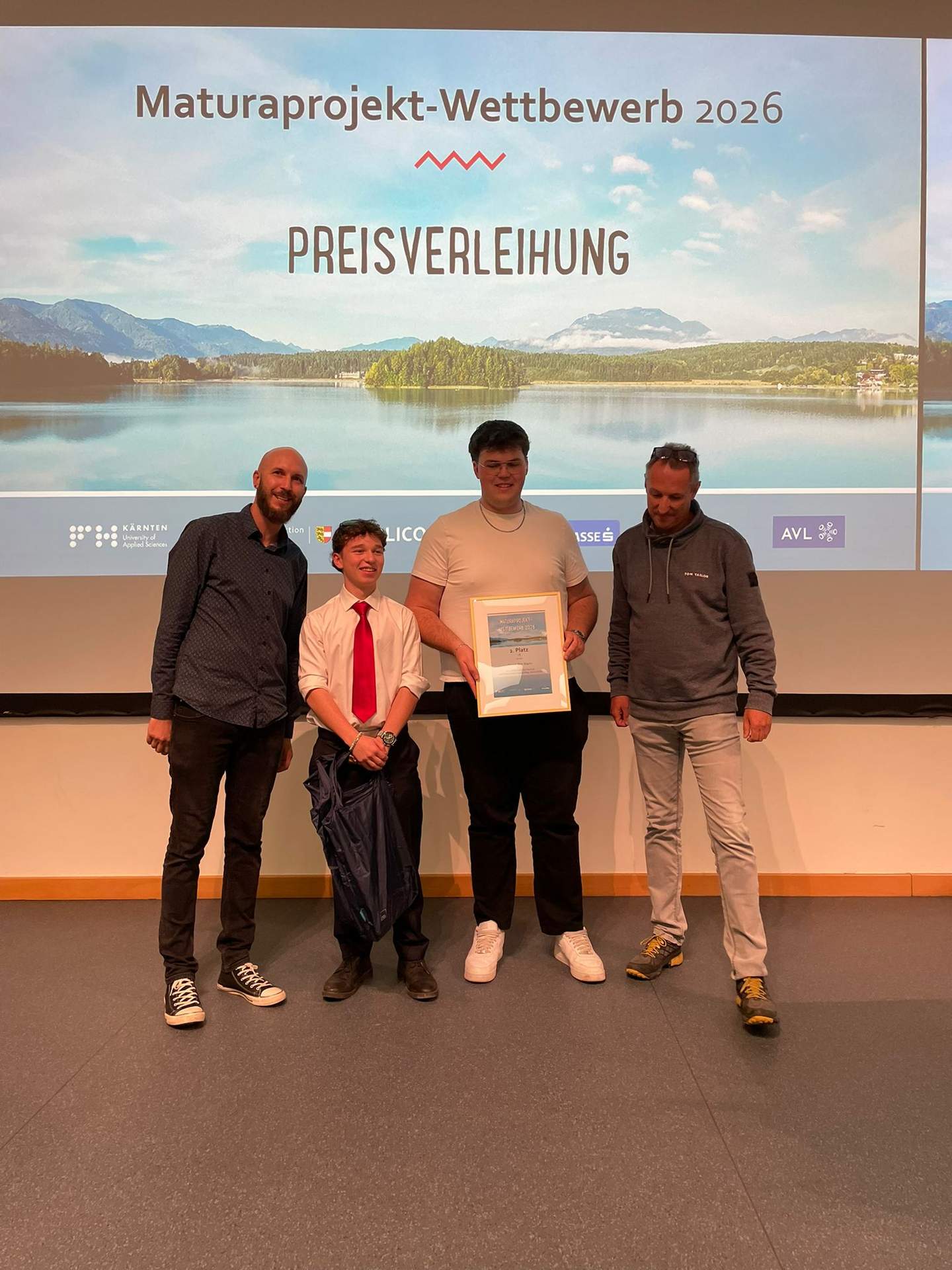 2. Platz | „Smart Bite Alarm“ - Matthias Napetschnig, Moritz Stebe (5CHEL)