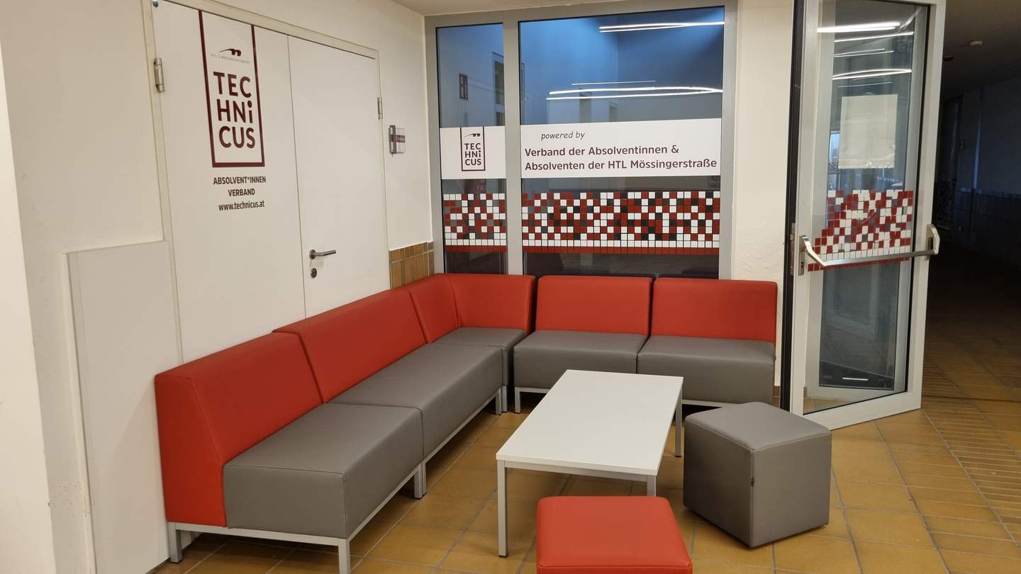 Lernecke_Absolventen_Beklebung